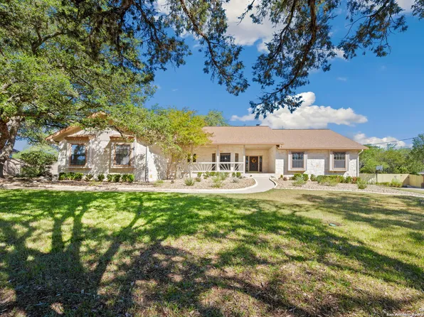 8835 Garden Ridge Drive, Garden Ridge, TX 78266