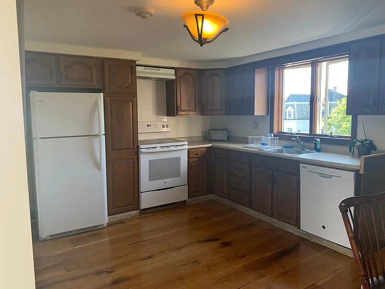 267 Spring St #2 — Photo 5