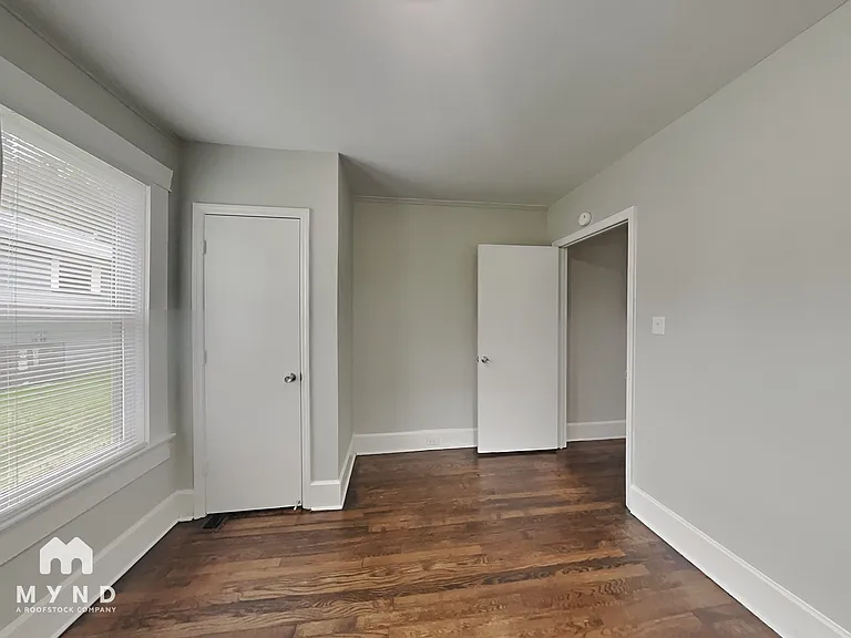 4817 Avenue N — Photo 32