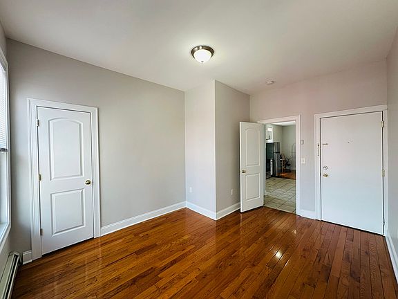 5th image of 36 Duncan Ave Unit 6C