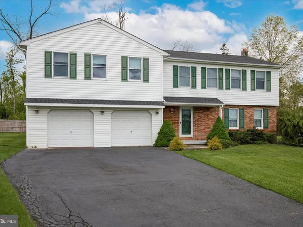 14 Danbridge Dr, Horsham, PA 19044
