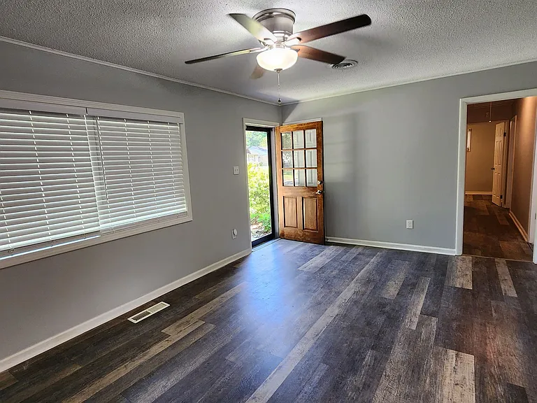429 Mineral Rd — Photo 3
