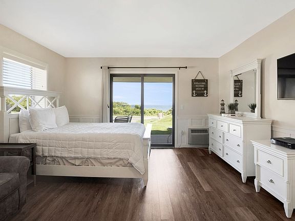 2nd image of 727 Old Montauk Hwy 203-floor 203