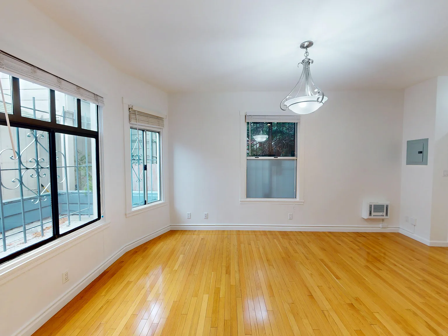 520 Buchanan Street — Photo 2