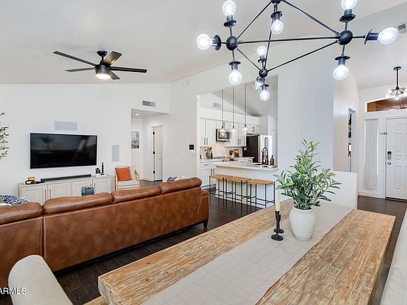 3rd image of 1143 S LARKSPUR Street