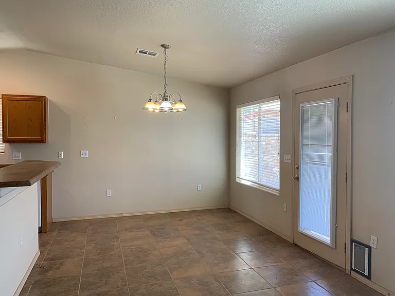 6527 Phoenix St — Photo 3