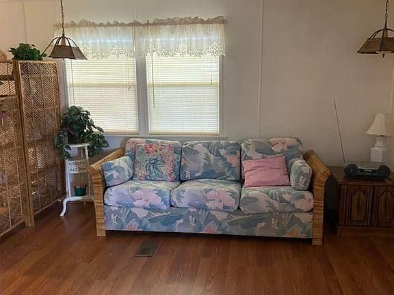 5th image of 37145 Lakewood Dr