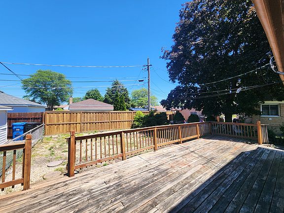 3rd image of 4410 W 81st Pl