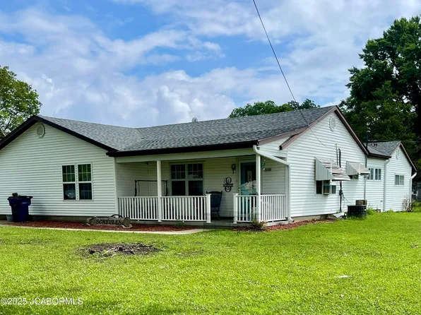 508 S Poplar St, Chamois, MO 65024