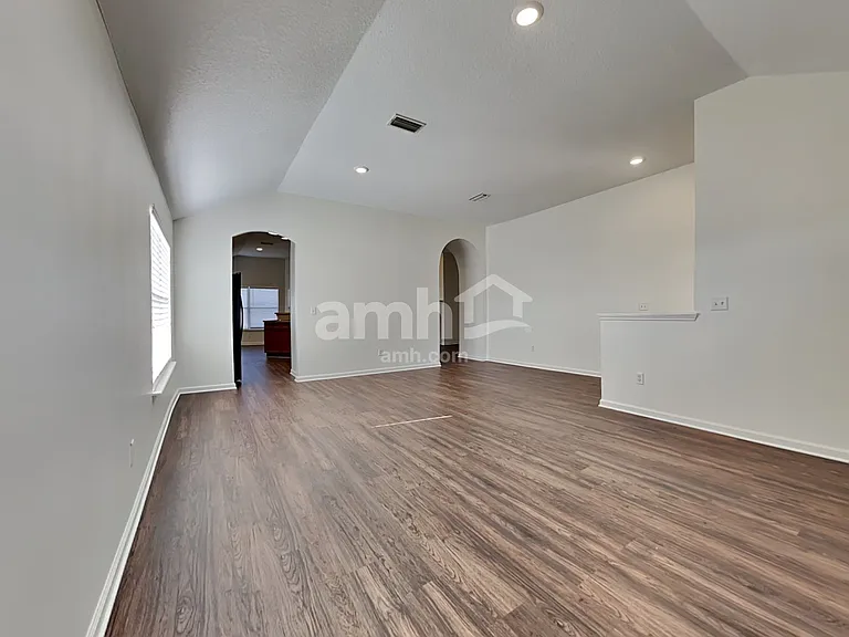 716 Sid Dr — Photo 8