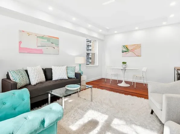 520 East 72nd Street image 2 of 19