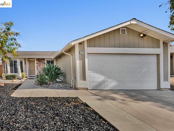 2nd image of 2109 Greenwood Pl