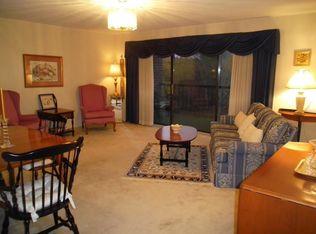 2 Summit Dr APT 52, Reading, MA 01867
