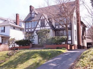 2325 S Overlook Rd, Cleveland Heights, OH 44106