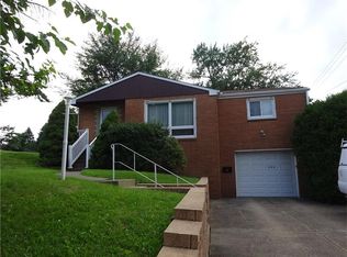 324 Constitution Ave, West Mifflin, PA 15122