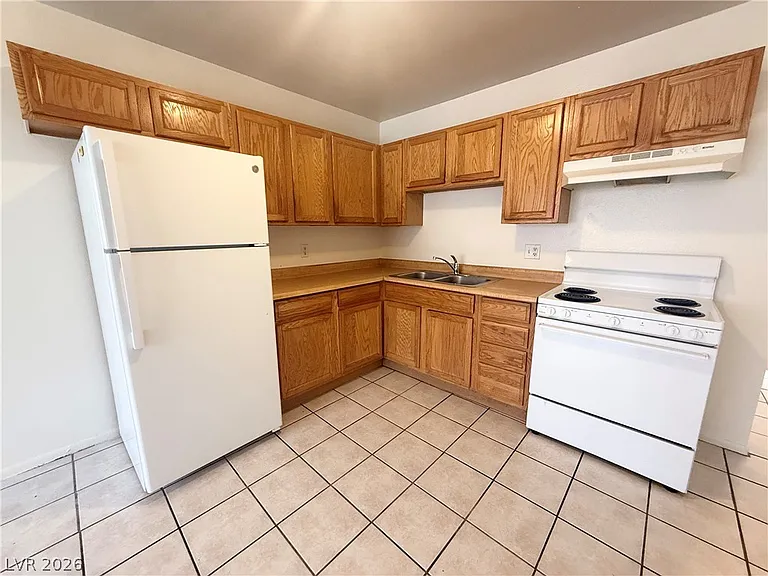 4220 Stewart Ave #2 — Photo 5