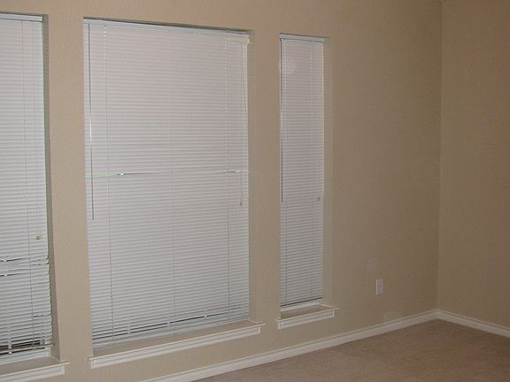 5th image of 2216 Allan Ct