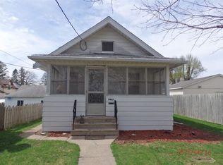 2447 5th St, Moline, IL 61265