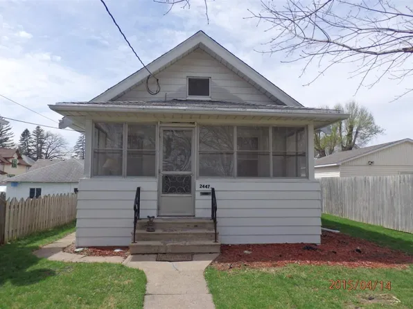 2447 5th St, Moline, IL 61265