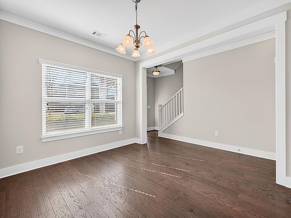 5th image of 748 Elmbrook Dr