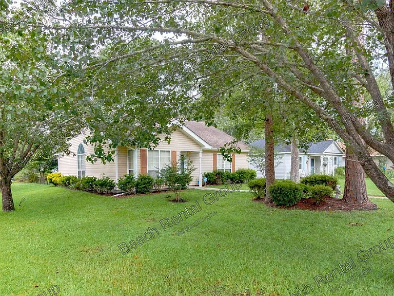 6661 Wisteria Dr — Photo 2