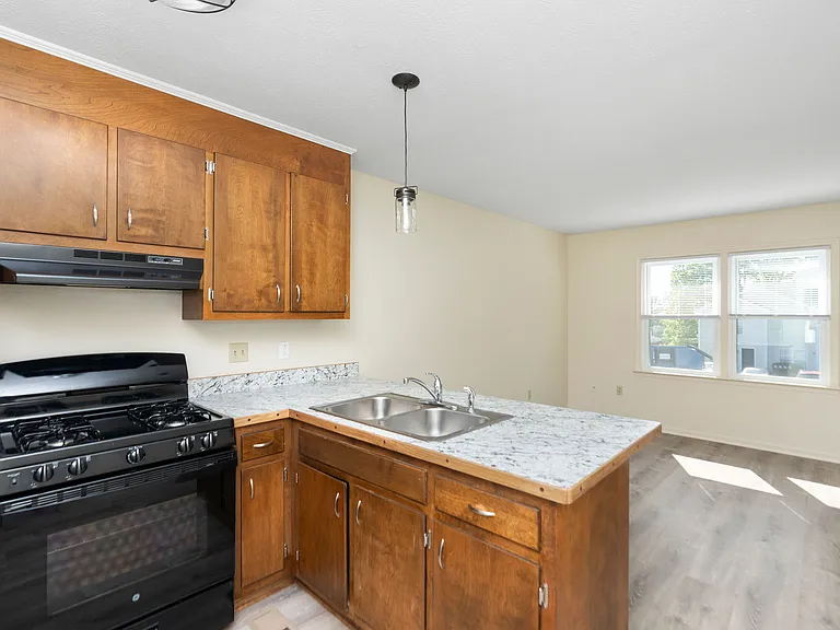 247 Elizabeth Ave #2 — Photo 5