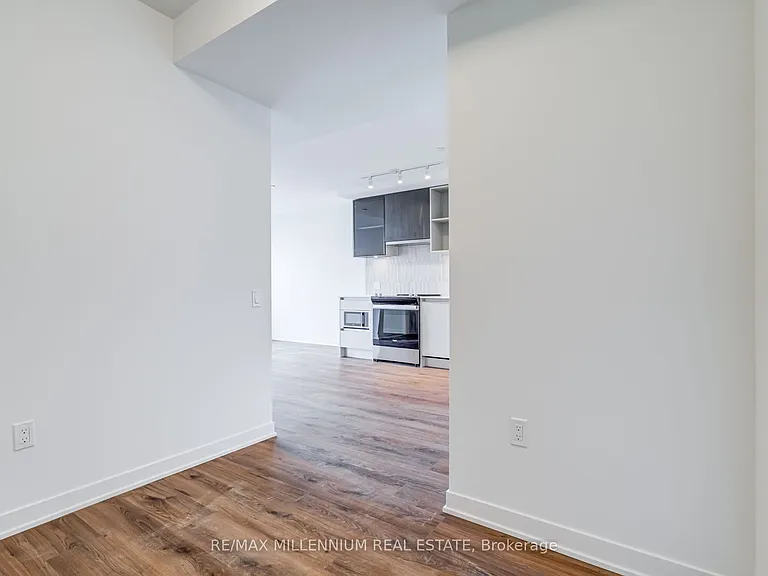 395 Dundas St W #531 — Photo 20