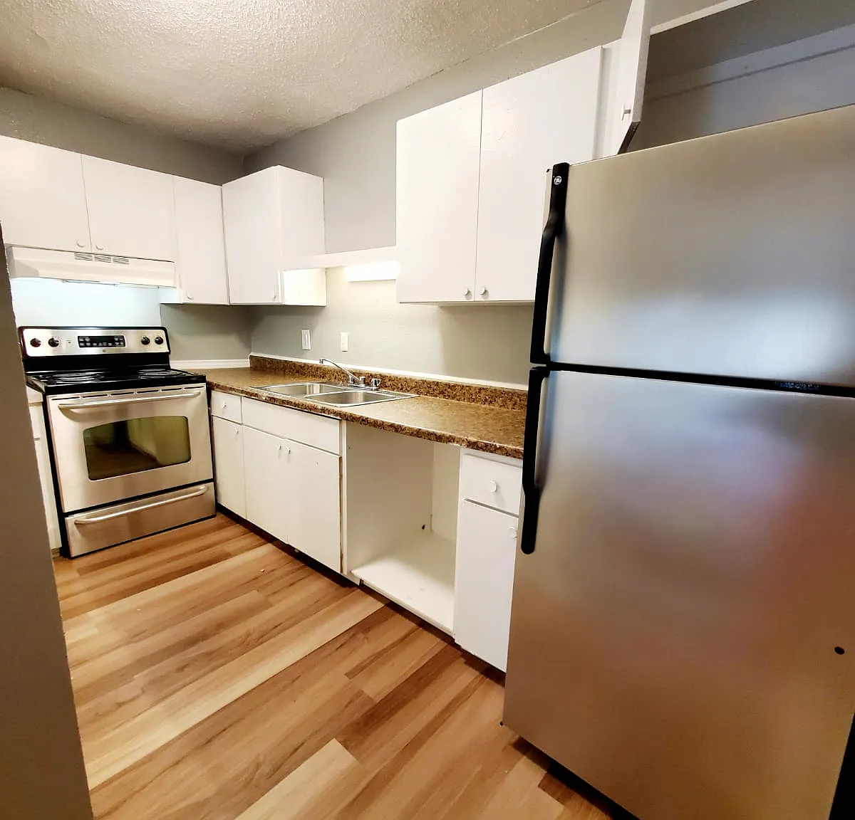 El Rancho Escondido Apartments — Photo 4