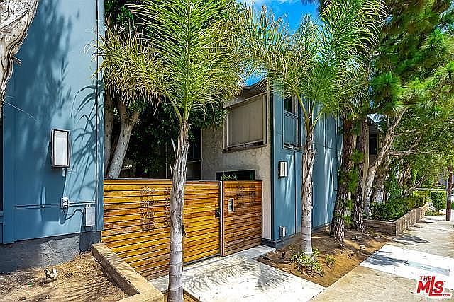 1st image of 352 S Barrington Ave #4
