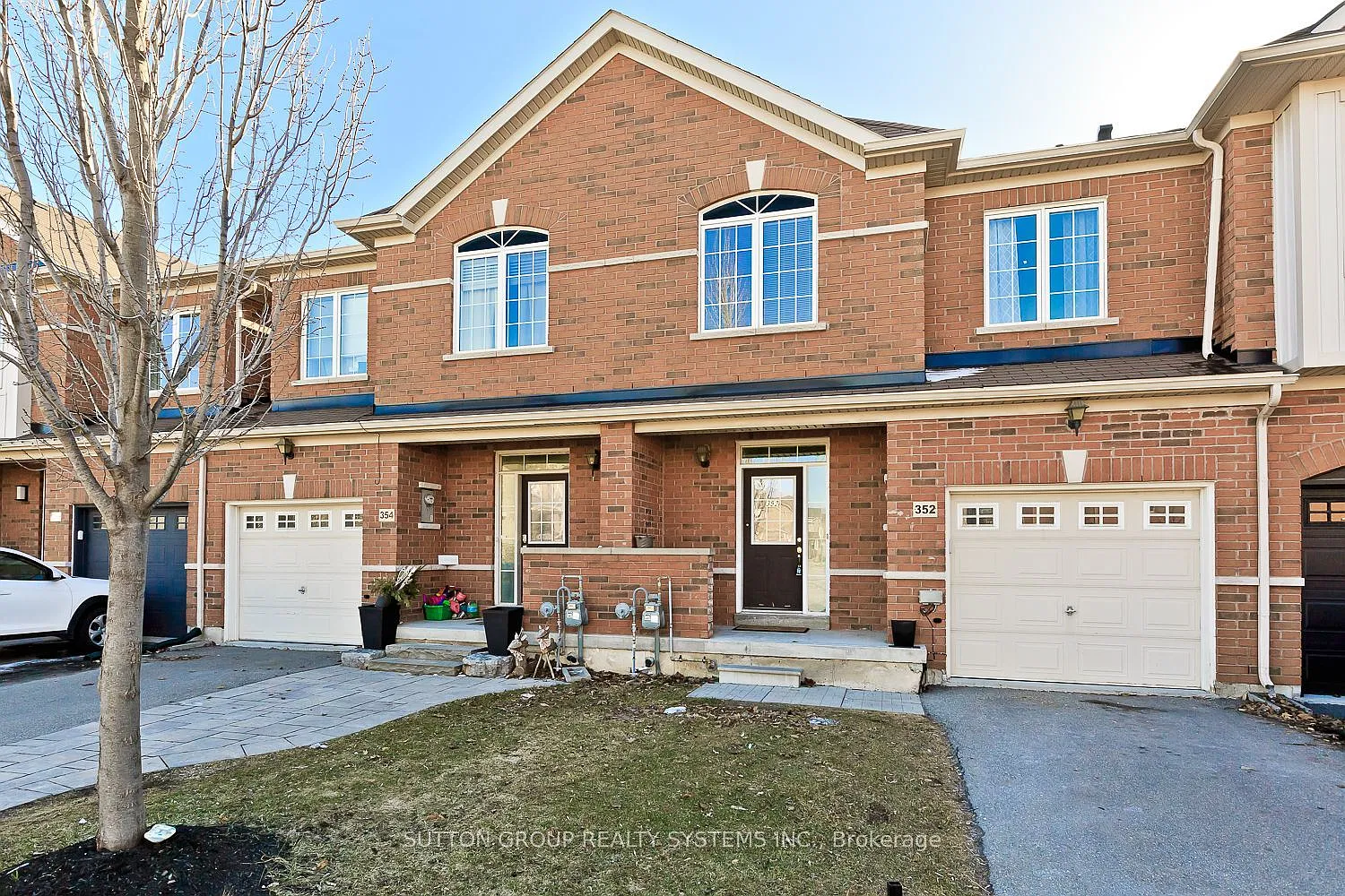 4 bed, $3,200 — Photo 1
