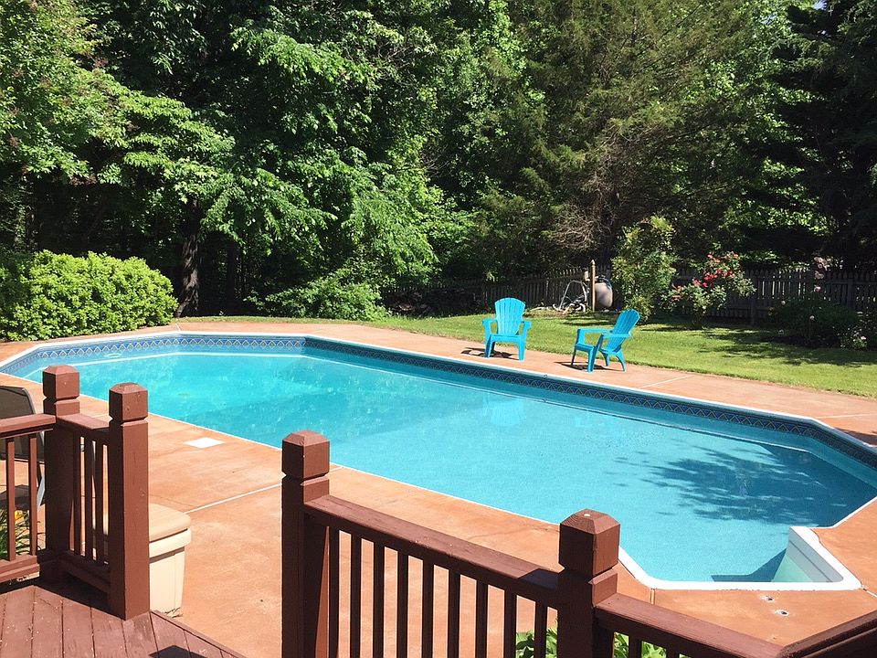 2nd image of 8407 Broadmore Ln