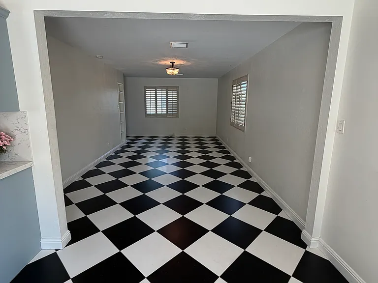 3547 E Meadowbrook Ave — Photo 5