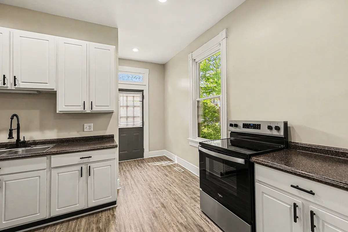 Building Photo - 639 Hawthorne Ave #1