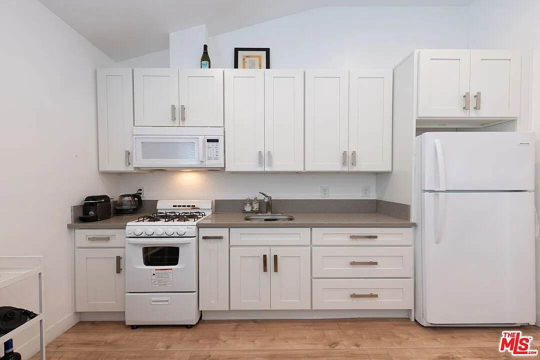 1 bed, 1.0 bath, 500 sqft, $2,000 — Photo 4