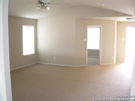 3rd image of 915 Magnolia Hl