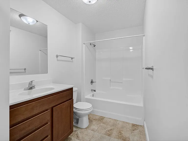 320 E 29th St — Photo 15