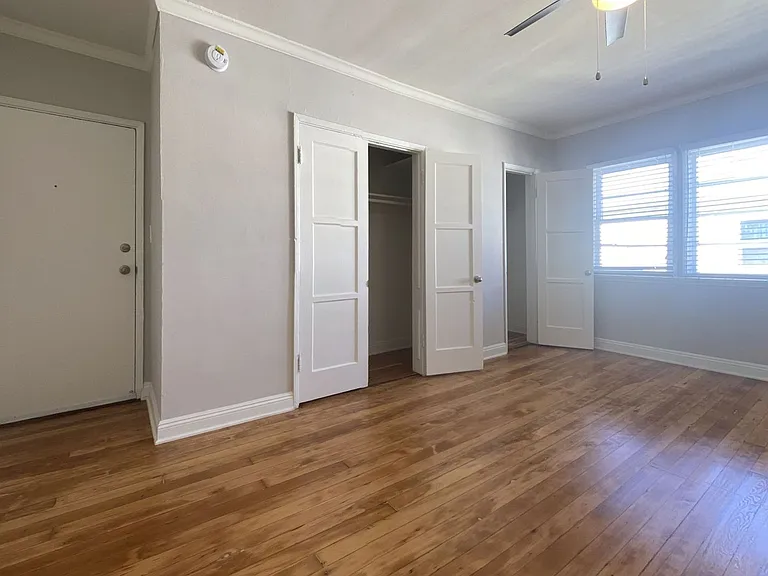 3605 W Adams Blvd #4 — Photo 4