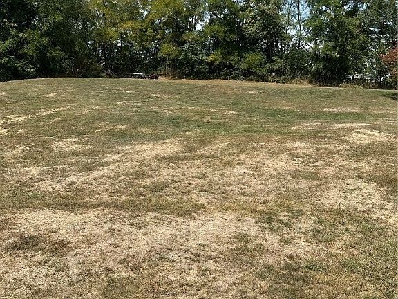 3rd image of 3585 East Pike
