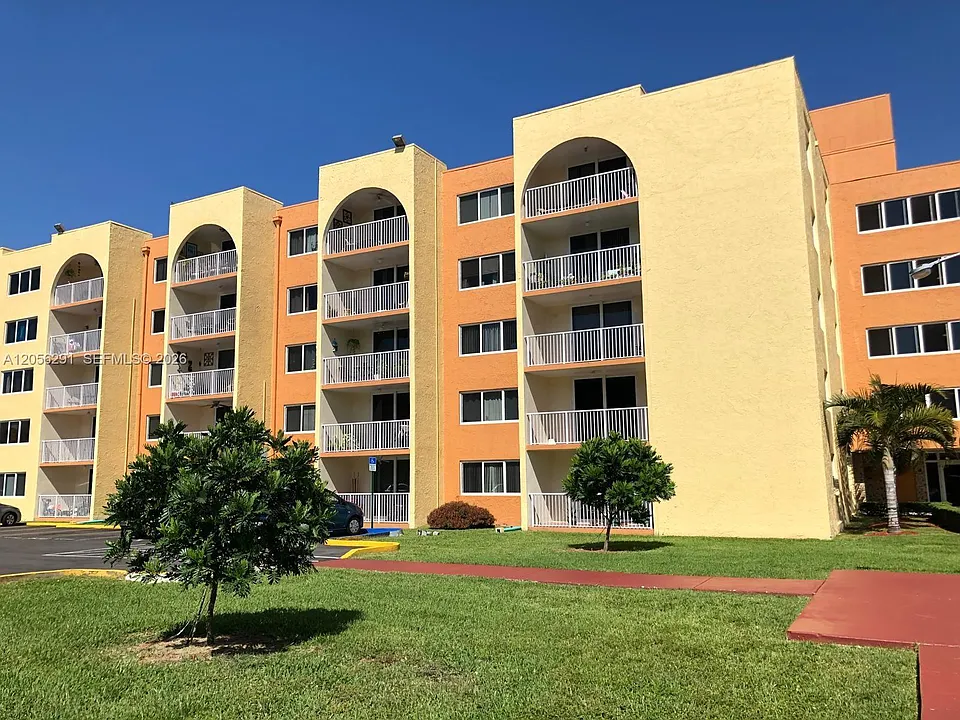 7010 NW 186th St #5-303