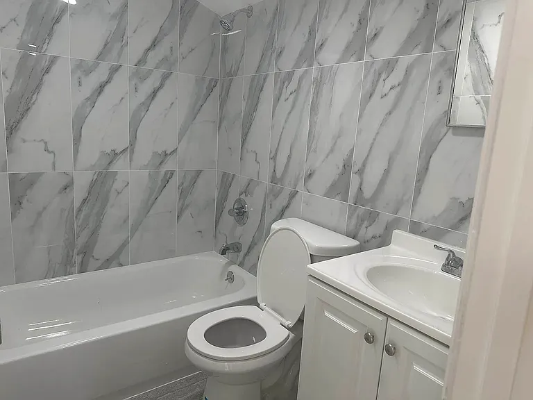 7628 Grand Central Pkwy #3 — Photo 12