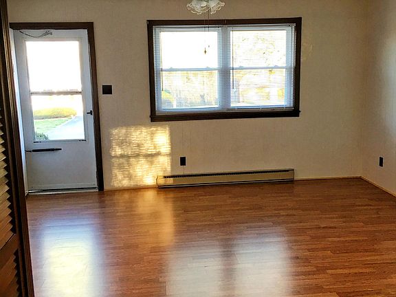 4th image of 217 Blanch St