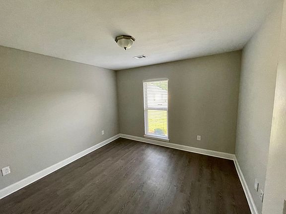 4th image of 566 Westfield Dr