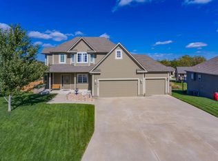 2123 NW Hedgewood Dr, Grain Valley, MO 64029