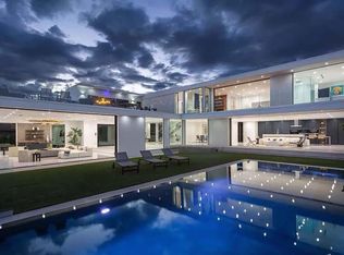 2110 Hercules Dr, Los Angeles, CA 90046