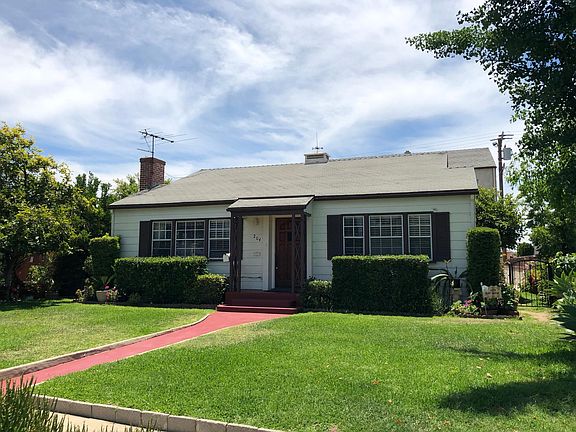 3rd image of 204 N Circle Dr