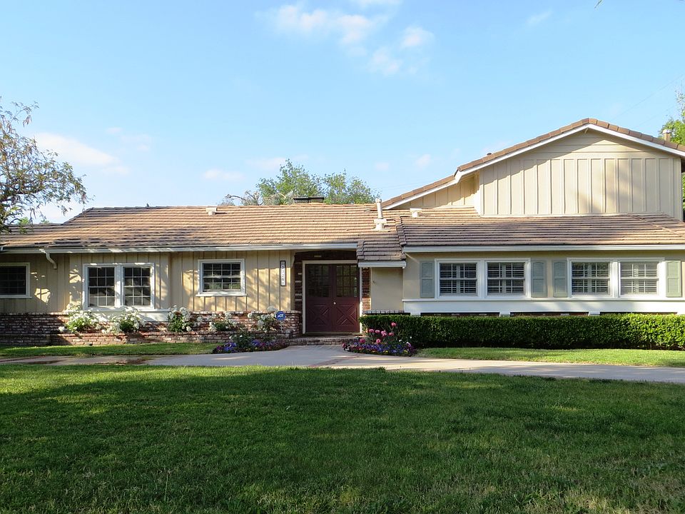 1st image of 23261 Erwin St