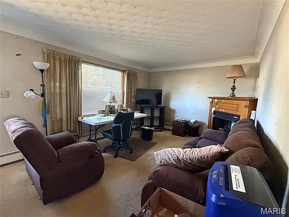 4th image of 714 W Henry St