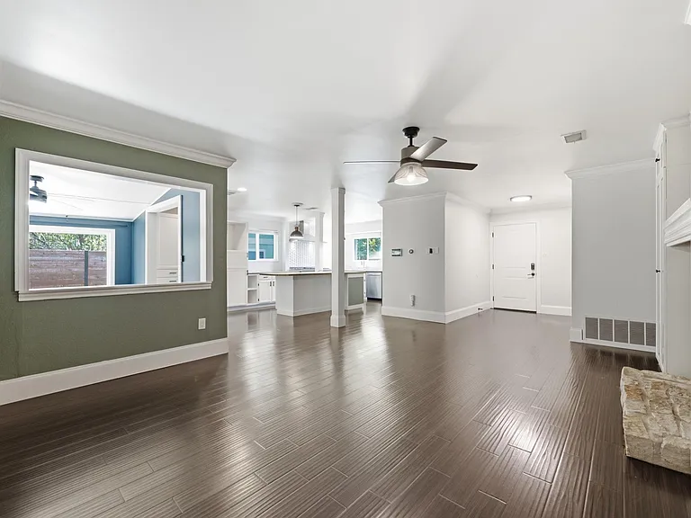 8404 Hornet Dr — Photo 6
