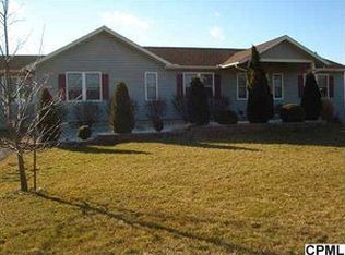 110 Sunset Ln, Newville, PA 17241