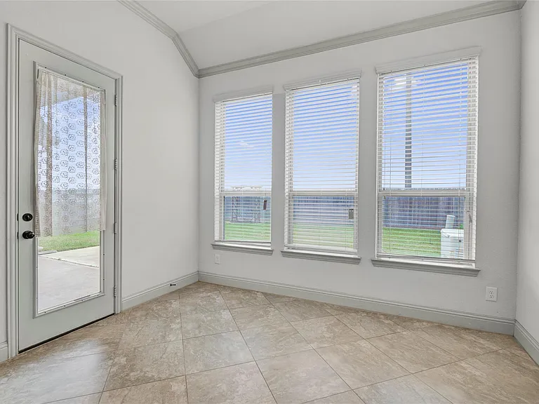 1644 Longwood Glen Ln — Photo 31